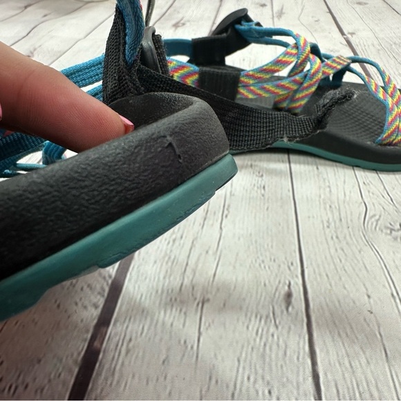 chaco Black Strappy Sandals Adjustable Straps kids sz 1 UNISEX bright stripe - Picture 6 of 8